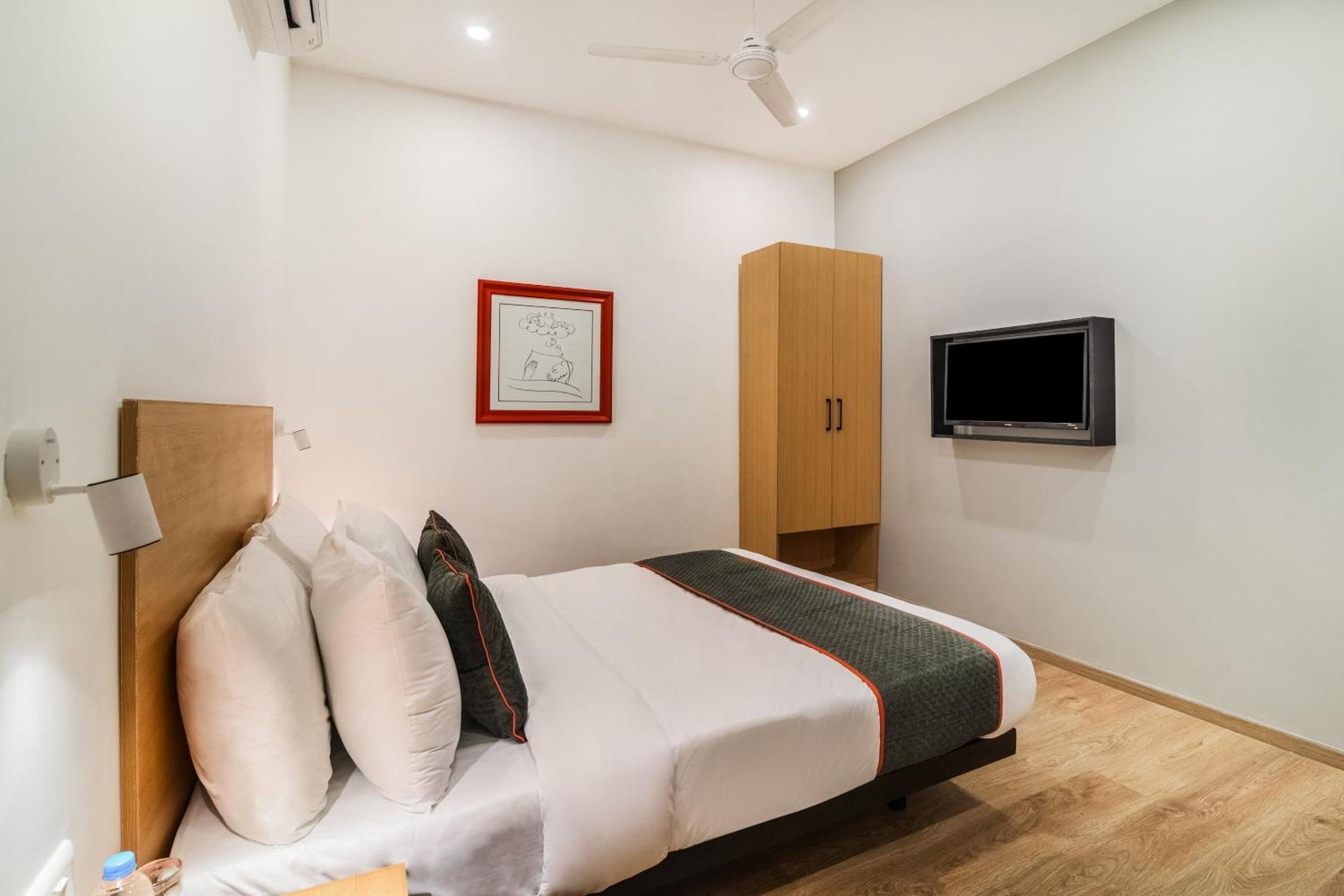 Super Townhouse Xotel Chennai Exterior foto