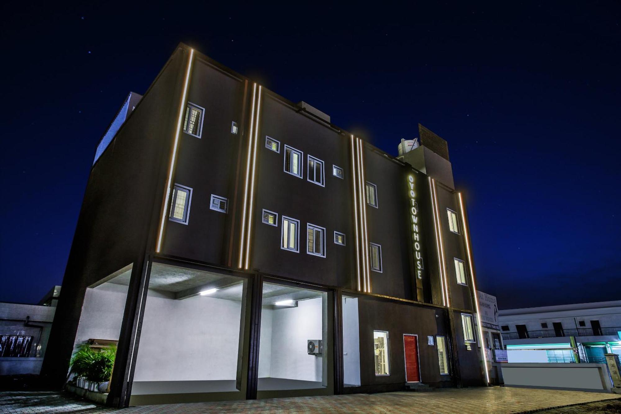 Super Townhouse Xotel Chennai Exterior foto